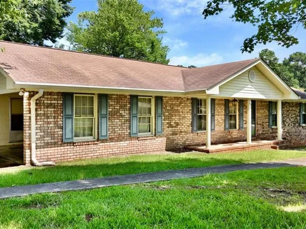 25 Montre Cir SE, Silver Creek, GA 30173