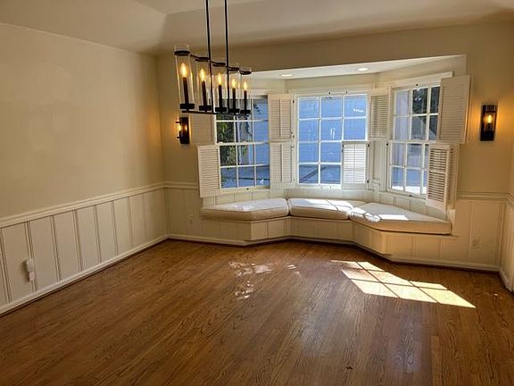 5th image of 13026 Dickens St