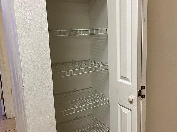 5th image of 946 15th St APT 202