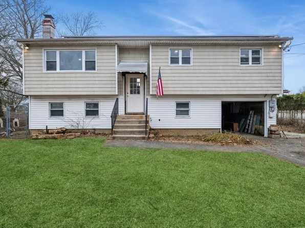 101 Monroe Street, Amityville, NY 11701