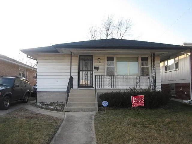326 Chappel Ave photo 1