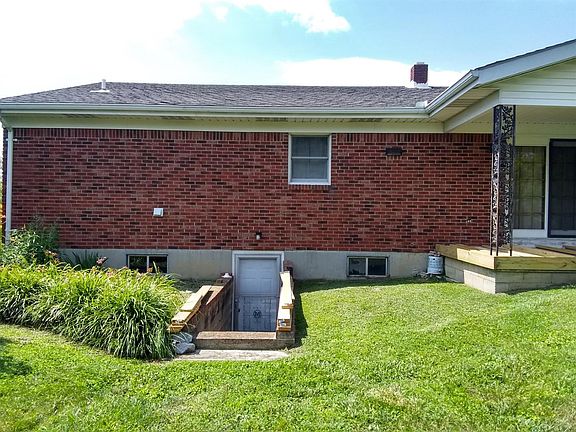 4th image of 65 Hilltop Ln