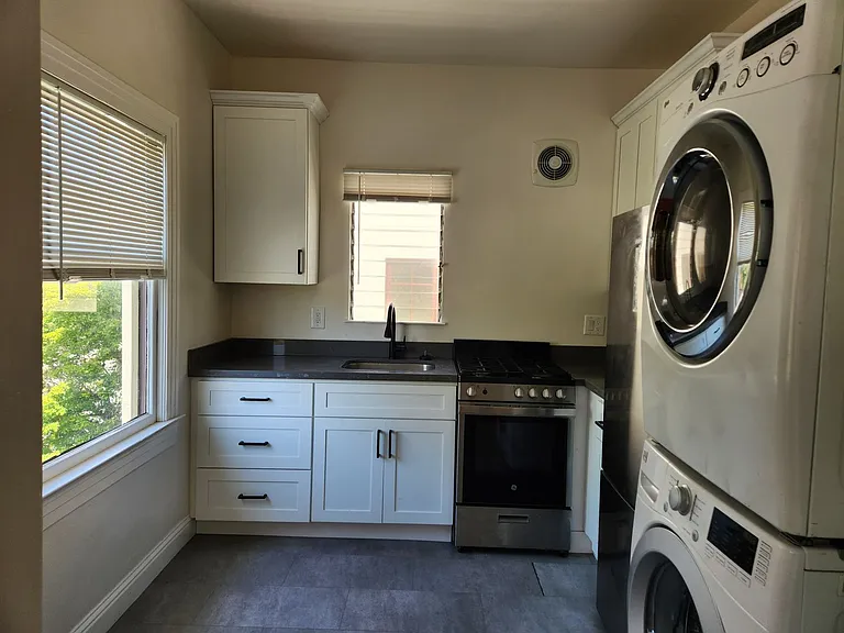 College Ave Apartment for Rent — Photo 5