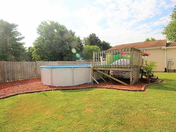 4th image of 311 E Trina Ln