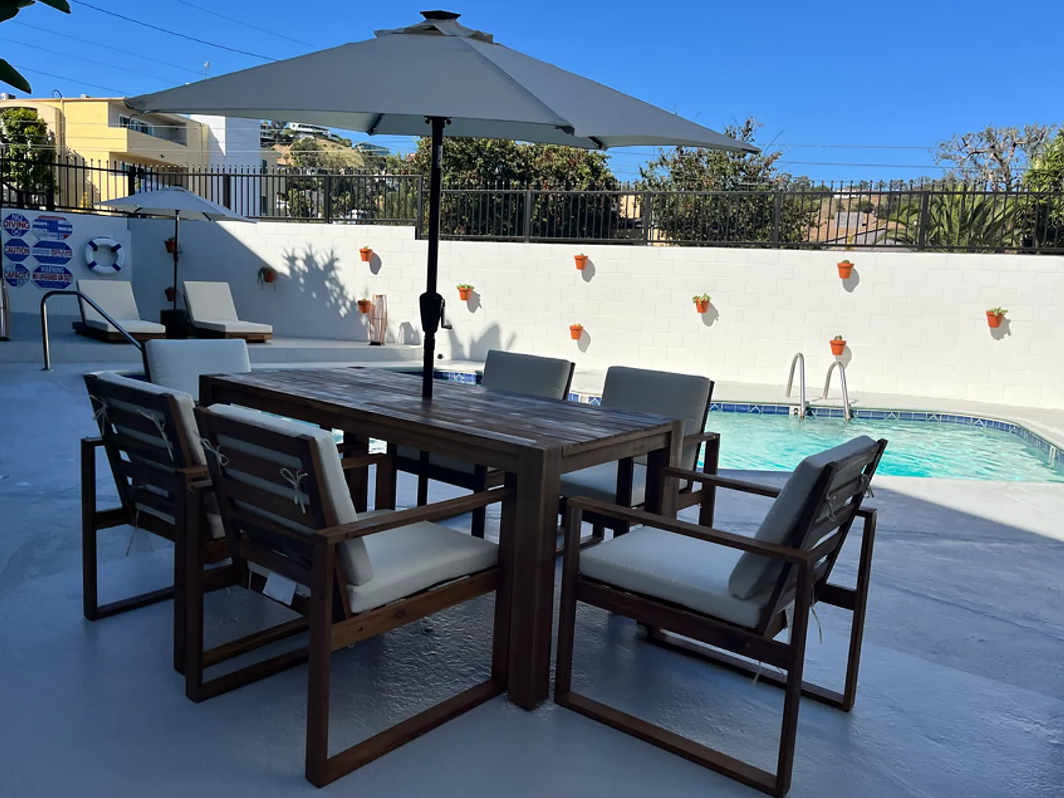 The Claire Manor Apts — Photo 4