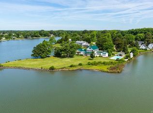 427 Logan Lodge Rd, Kilmarnock, VA 22482