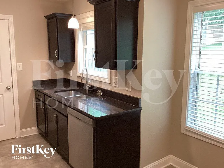 1217 Ridge Meadow Dr — Photo 5