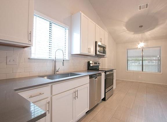 5th image of 417 Sycamore Dr