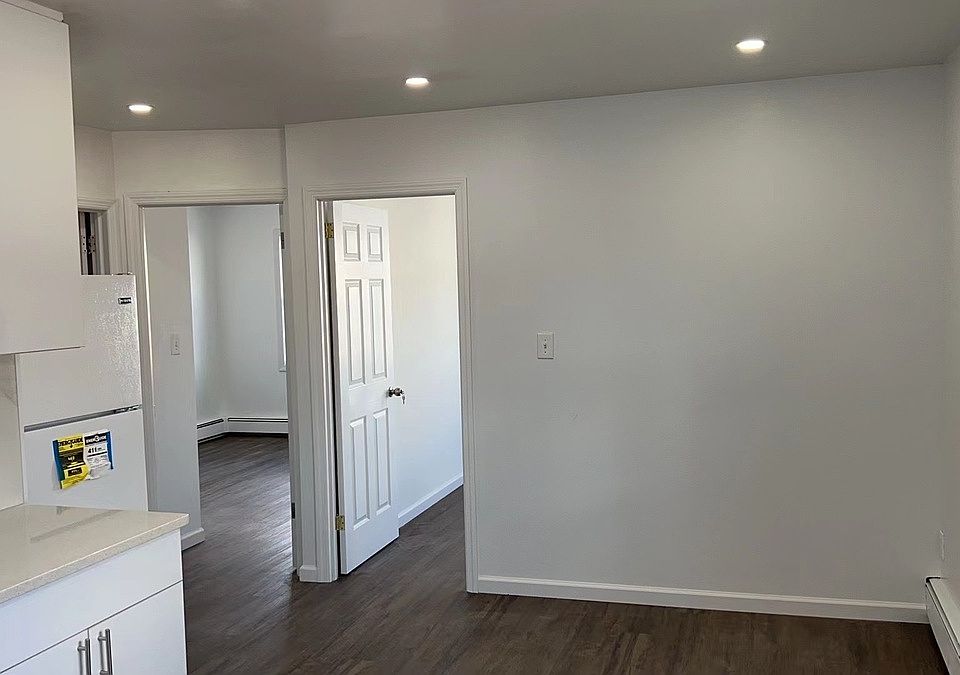 2nd image of 74-25 Rockaway Blvd #2