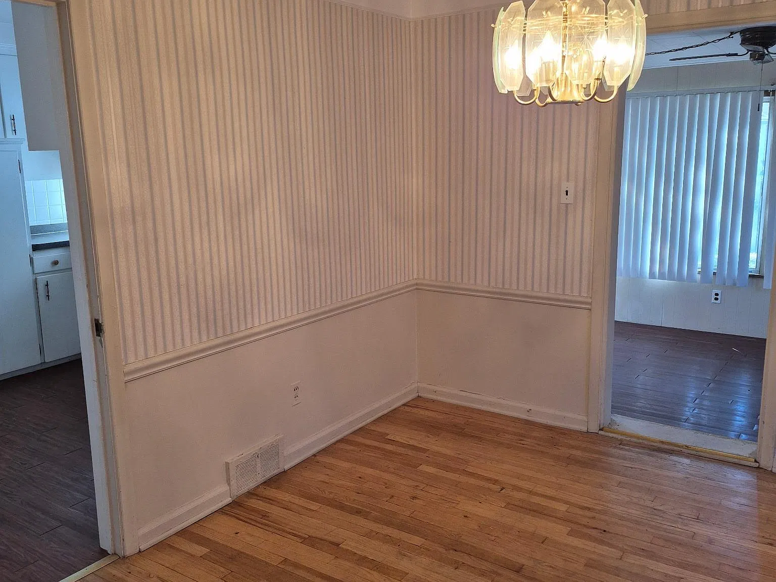 3 bed, 1.5 bath, 2115 sqft, $2,200 — Photo 4
