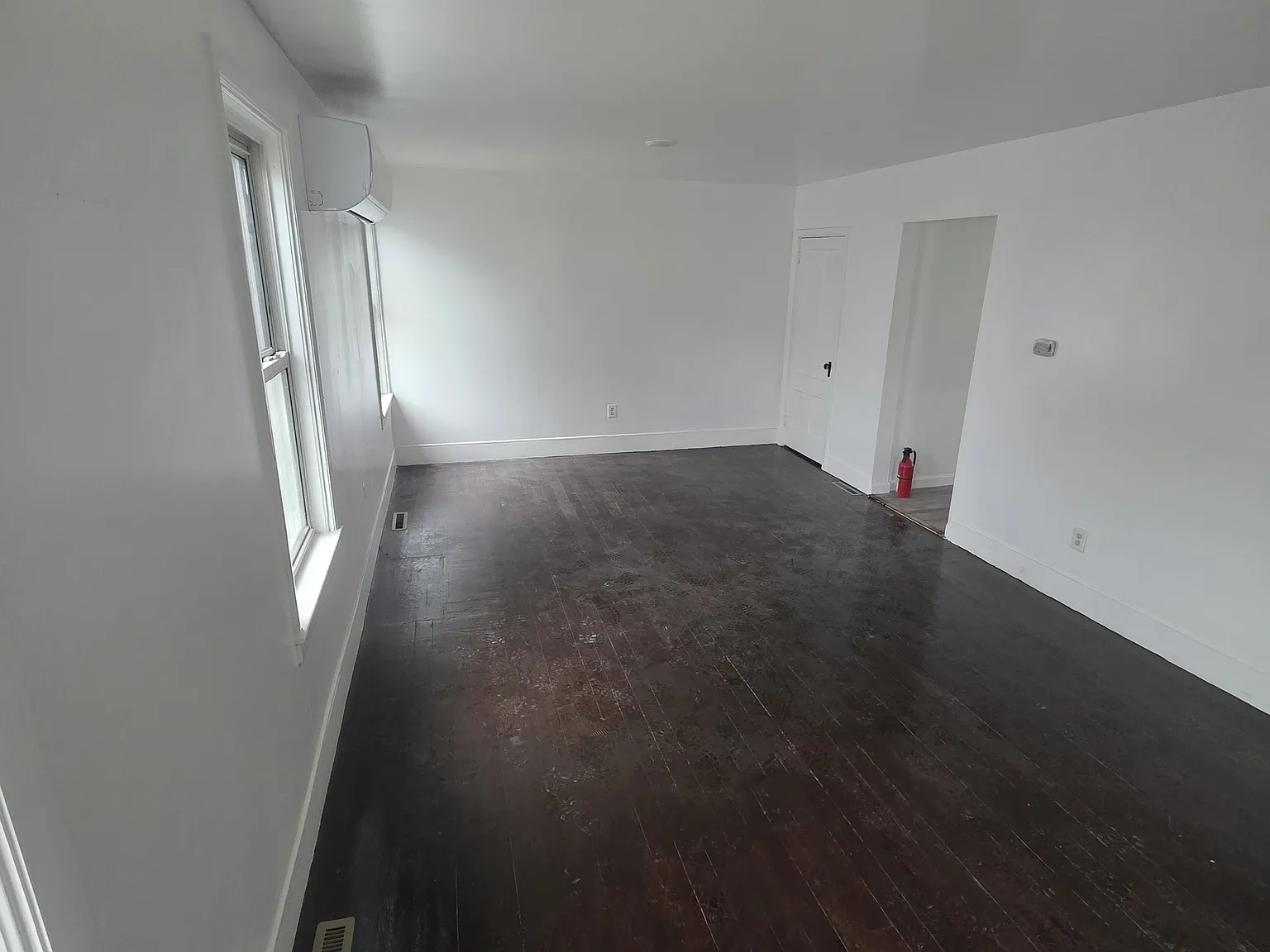 3 bed, $2,400 — Photo 2