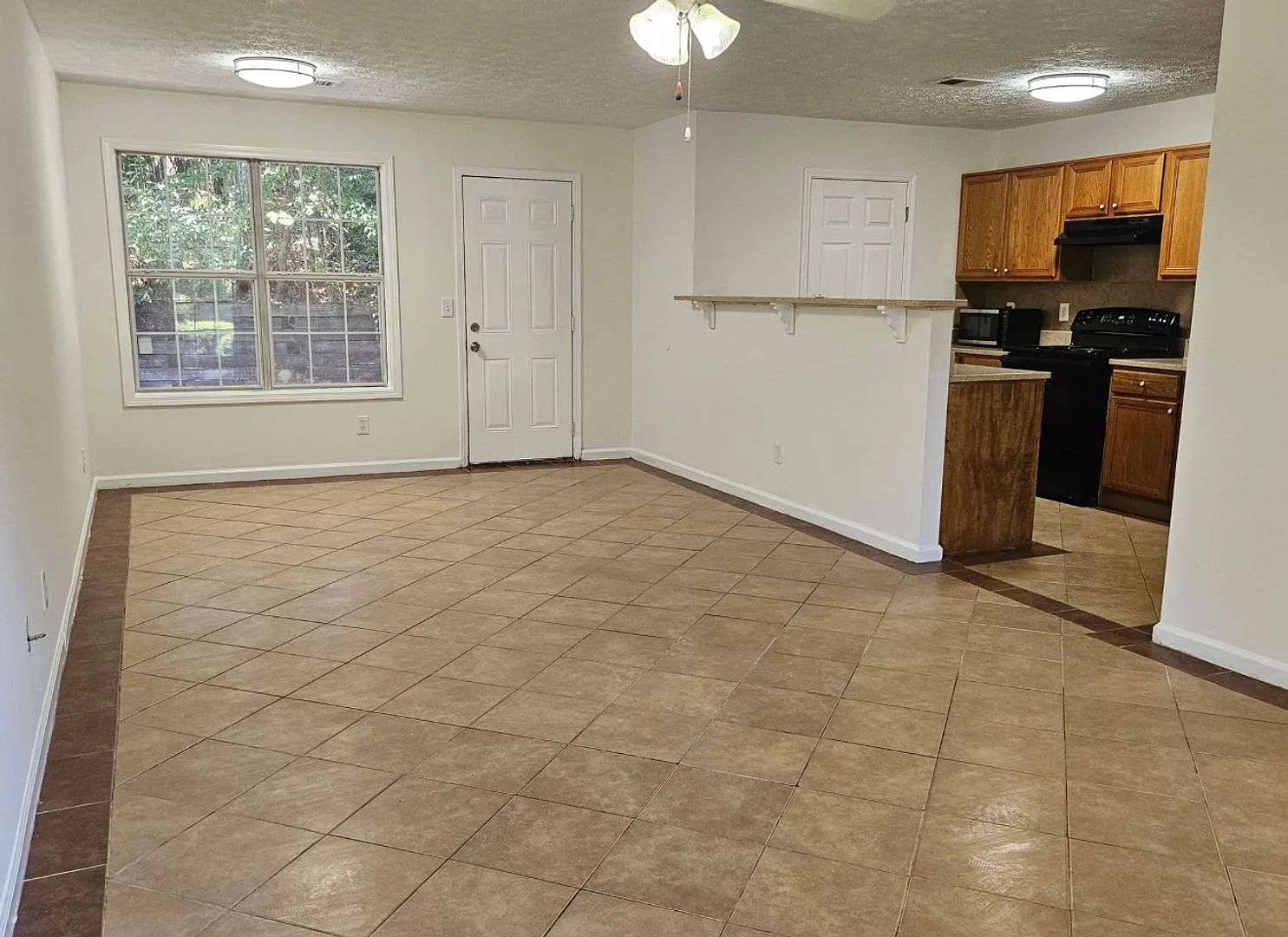 Section 8 In Rex — Photo 3