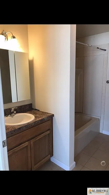 2 bed, 2.0 bath, $2,500 — Photo 4