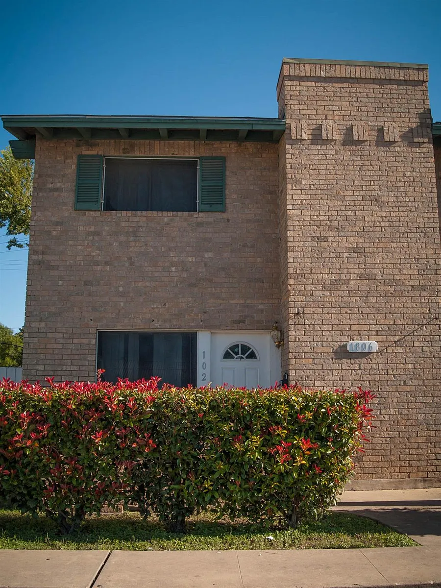 Building Photo - 1745 Wooten Park Dr #101