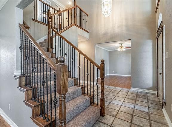 4th image of 2801 Vail Dr