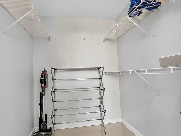 625 Casa Loma Blvd #306 — Photo 24