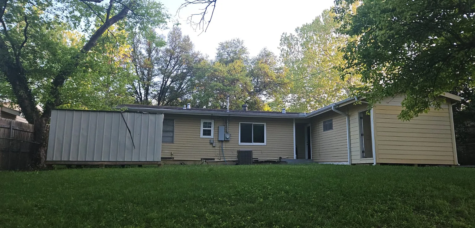 3 bed, 1292 sqft, $1,800 — Photo 3