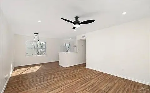 2 bed, 2.0 bath, 1000 sqft, $975 — Photo 3