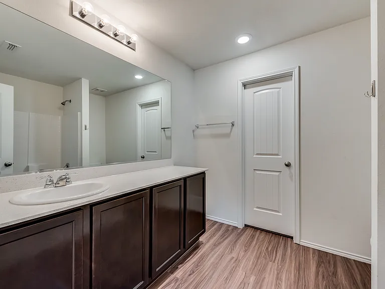 305 Falling Star Dr — Photo 6