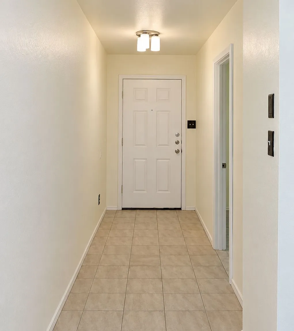 3 bed, 1705 sqft, $1,795 — Photo 3