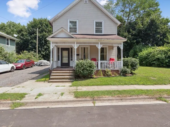 415 S 9th St, Niles, MI 49120