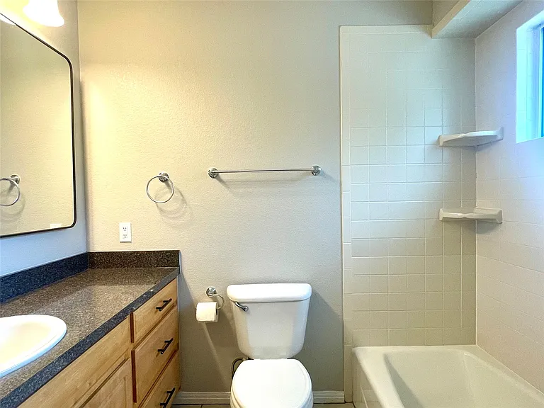 1207 W North Loop Blvd #A — Photo 29