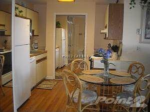 Kitchen & dining area