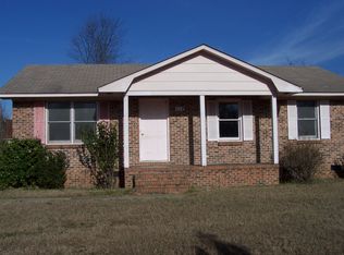 517 Maple St, Bishopville, SC 29010