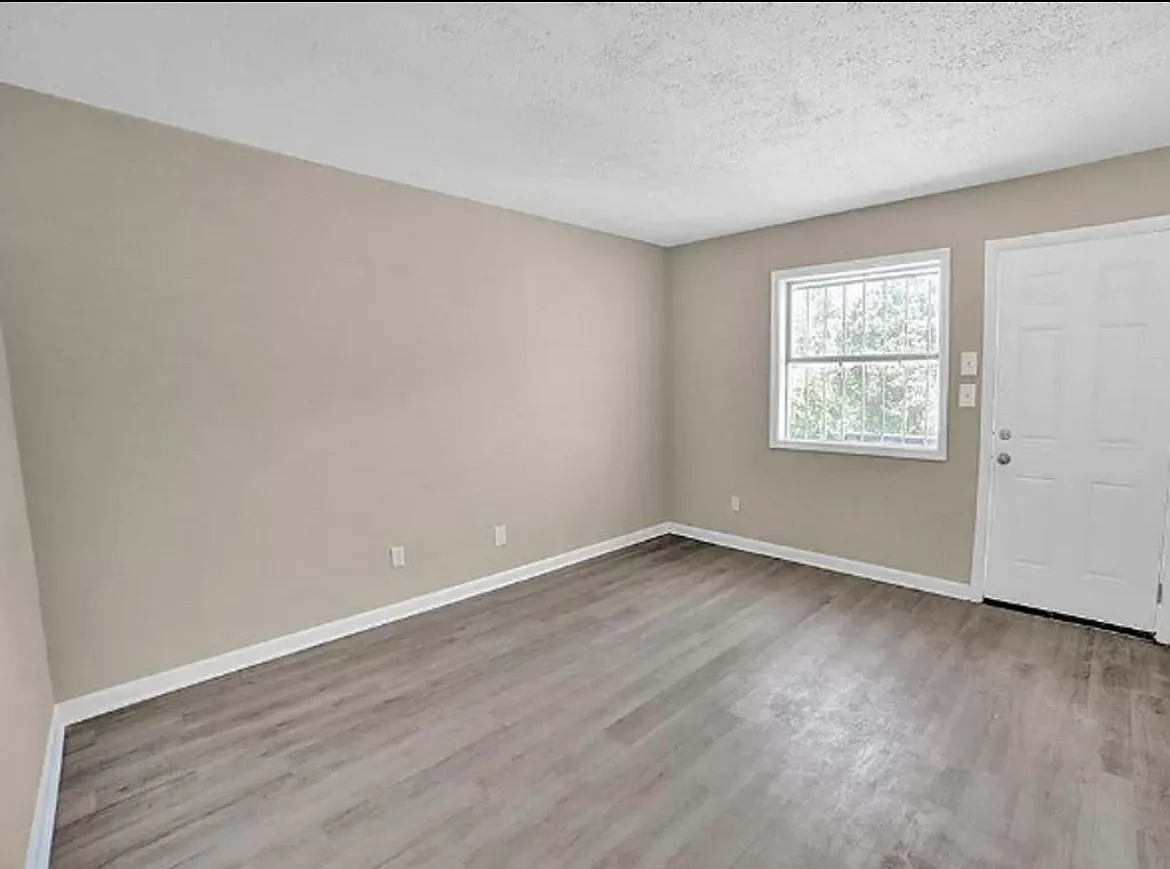 1825 15th Ave N, Unit 1 — Photo 2