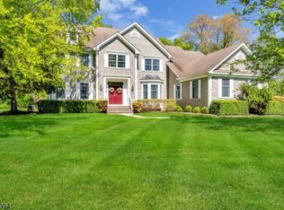 17 Woodman Ln, Basking Ridge, NJ 07920
