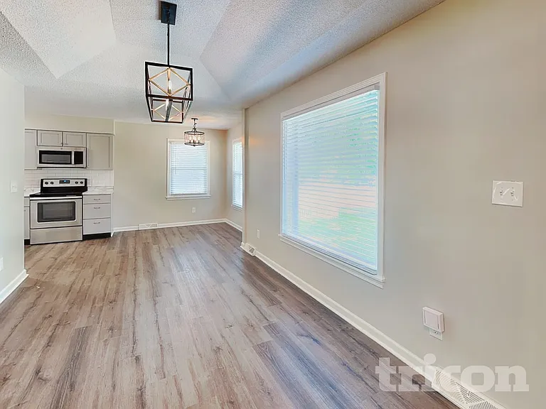 408 NW Palmer Dr — Photo 15