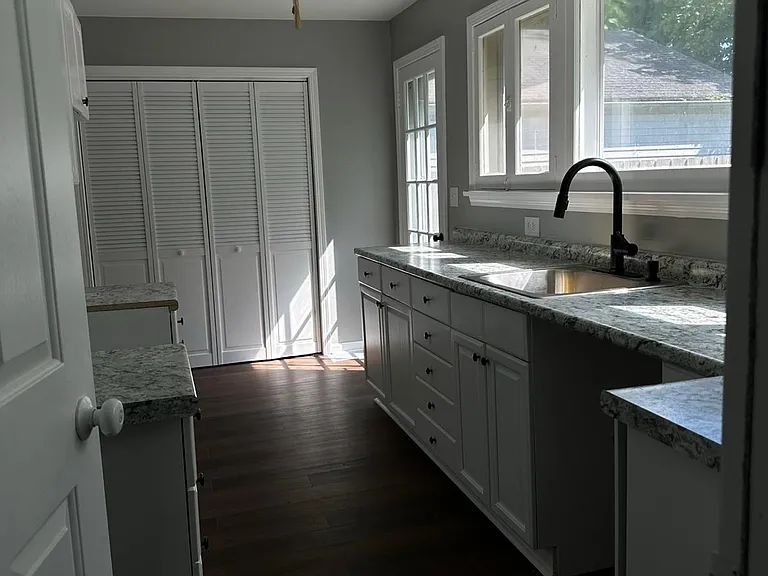 472 Lamson Ave — Photo 5