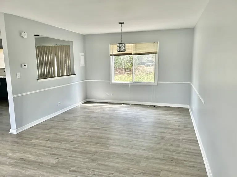 126 Honeysuckle Ct — Photo 2