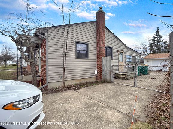3rd image of 1350 Hawthorne Ave