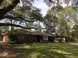 1133 N 2nd St, Silsbee, TX 77656