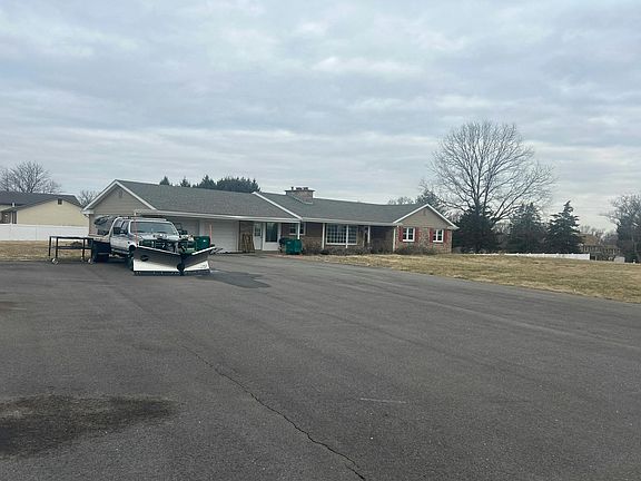 3rd image of 596 Langhorne Yardley Rd