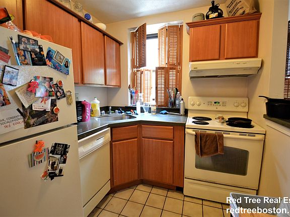 5th image of 1427 Commonwealth Ave #U202