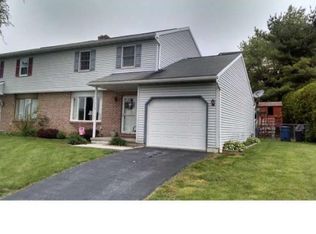 1719 Acorn Dr, Sinking Spring, PA 19608