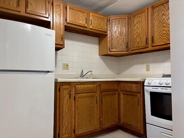 914 W Glen Flora Ave #G2 — Photo 6