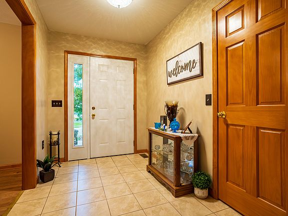 3rd image of 2711 Bridlewood Dr