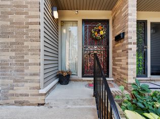 1952 Thornhill Pl, Detroit, MI 48207