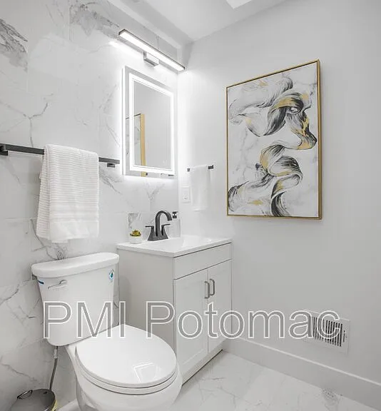 702 19th St NE — Photo 30