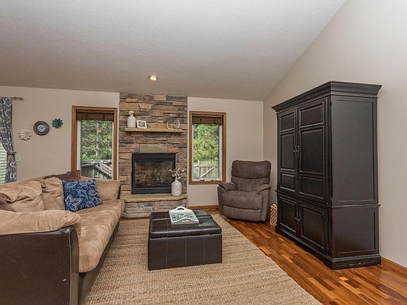 4th image of 3553 Pawnee Dr SE