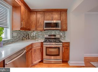 117 E Manoa Rd, Havertown, PA 19083