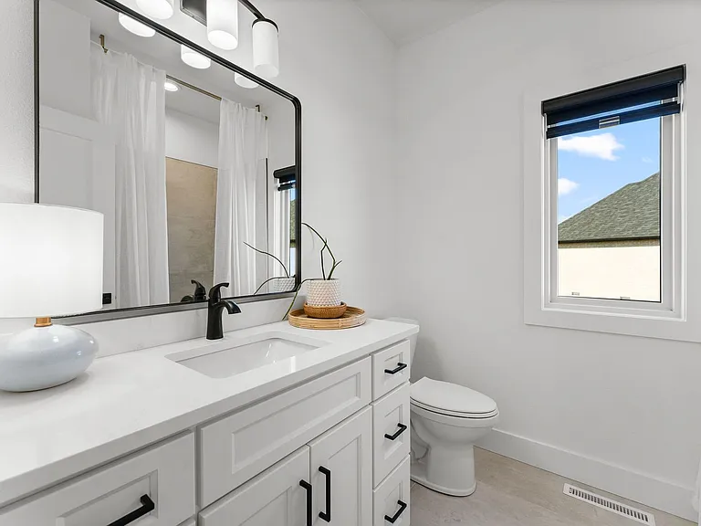 4464 E Lancaster Way — Photo 31