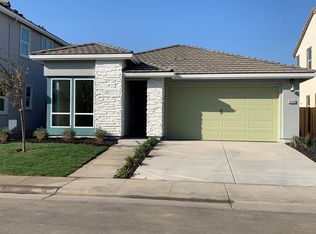 8268 Triplefin Way, Elk Grove, CA 95757