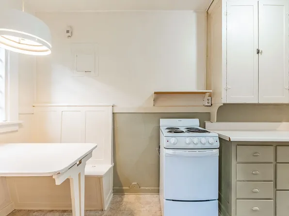 Broadway Court, 425 & 435 10th Ave E #5, Seattle, WA 98102