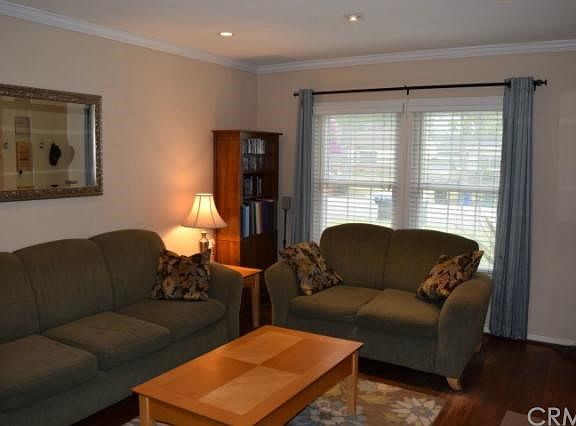 5th image of 2117 N Kenwood St