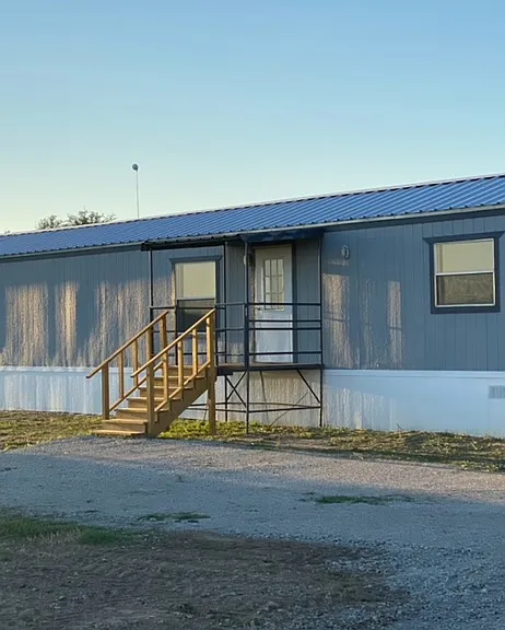 330 Live Oak Rd — Photo 1