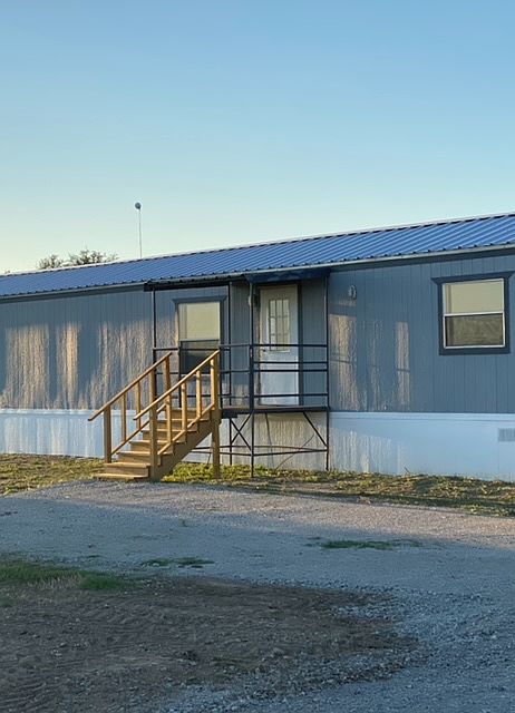 1st image of 330 Live Oak Rd